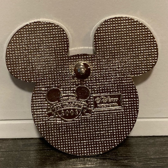 Vintage 2001 Mickey Mouse Flag Trading Pin - Picture 4 of 5